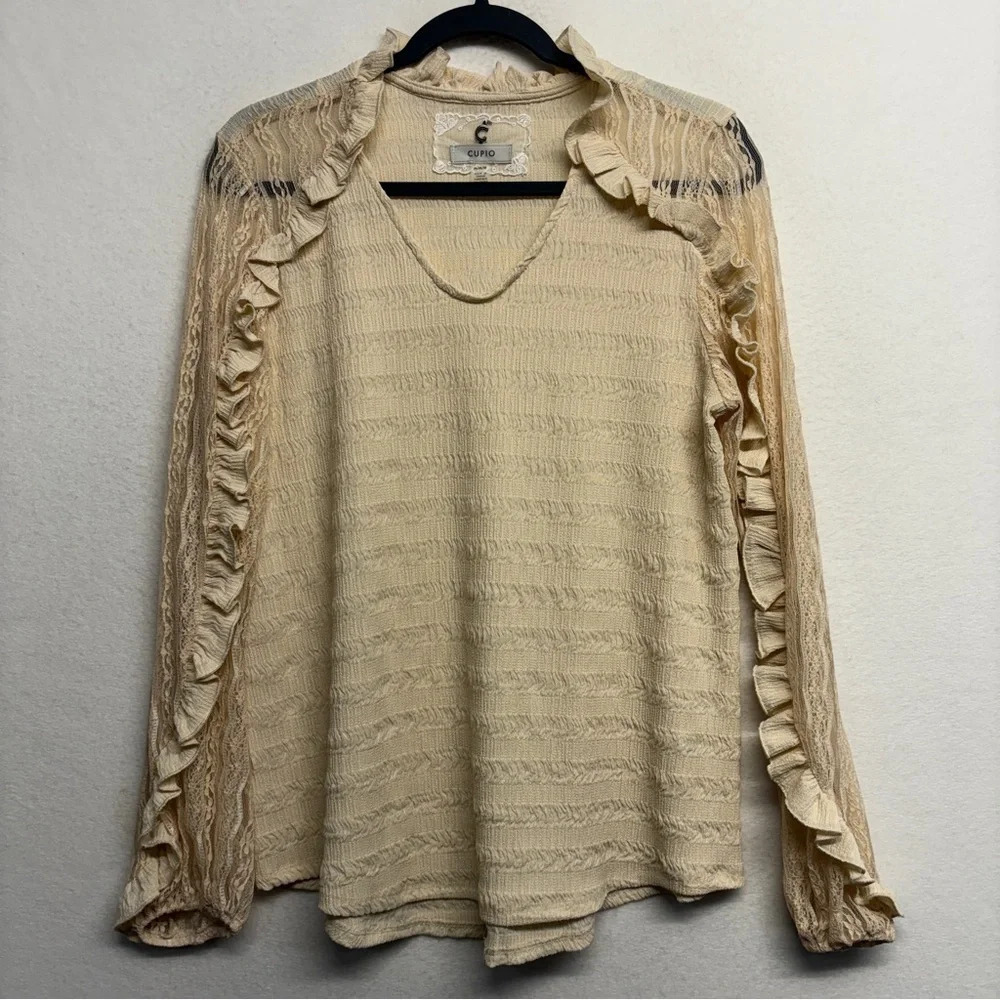 Cupio  Ruffle Textured Cream‎ Blouse Long Sleeve M